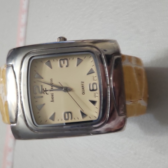 Vintage Andre Francois yellow and white bangle watch ⌚️ works! - Picture 8 of 13